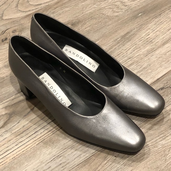 Bandolino metallic gray shoes. - Picture 1 of 4